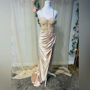 Elegant Lace Evening Gown